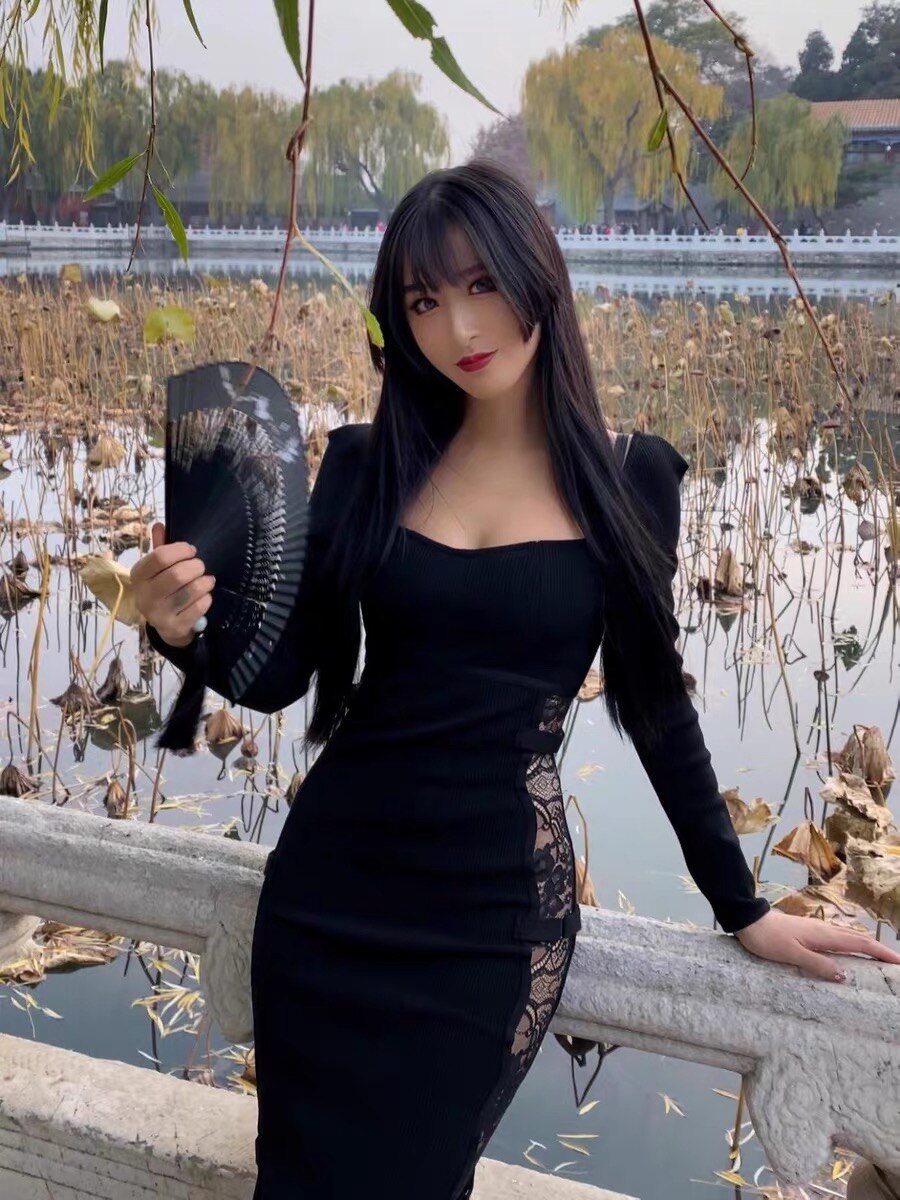 Runway Designer Black Patchwork Lace Hollow Out Women Dresses For Women Black Sweetheart Neck Slimy Knitting Dress Party