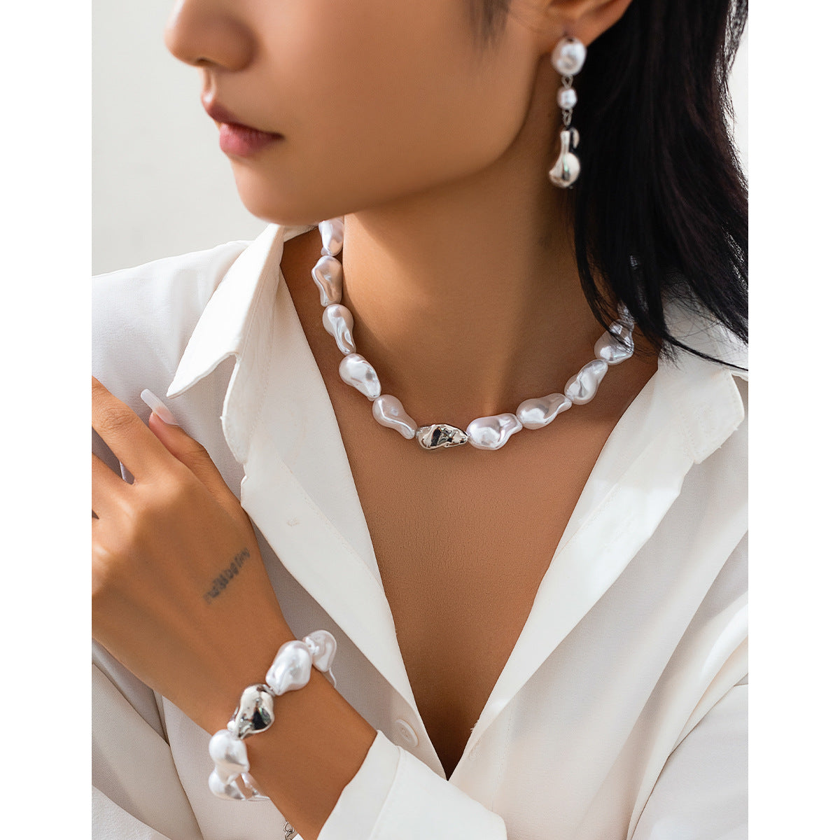 French retro imitation pearl Baroque necklace, simple bead pendant, tassel collarbone chain