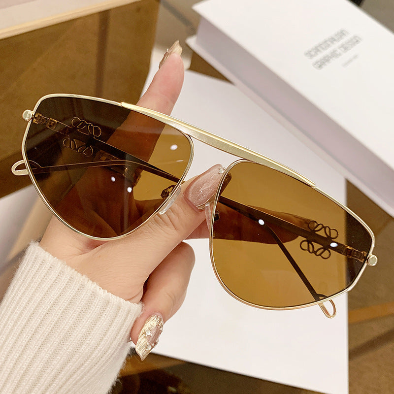 POETREE Single beam irregular sunglasses, metal toad hollow sunglasses, European and American UV resistant sunglasses, concave design for women