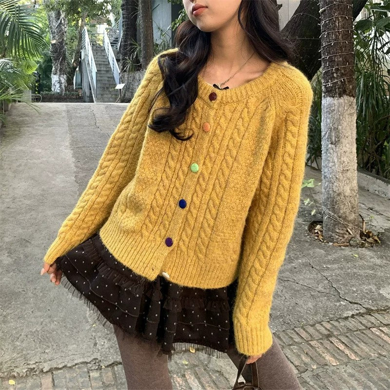 Round neck single breasted sweater for women