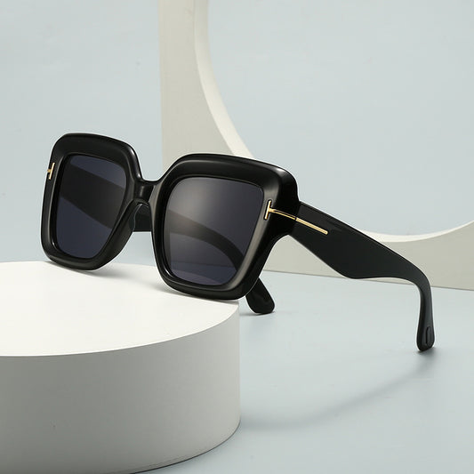 POETIC ECHOES Modern Retro Large Frame Sunglasses