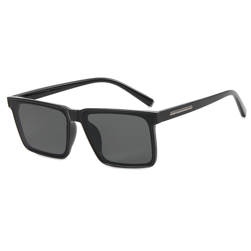 Square sunglasses, trendy big face, new sunglasses with UV protection, simple photography, high-end feel, sunglasses