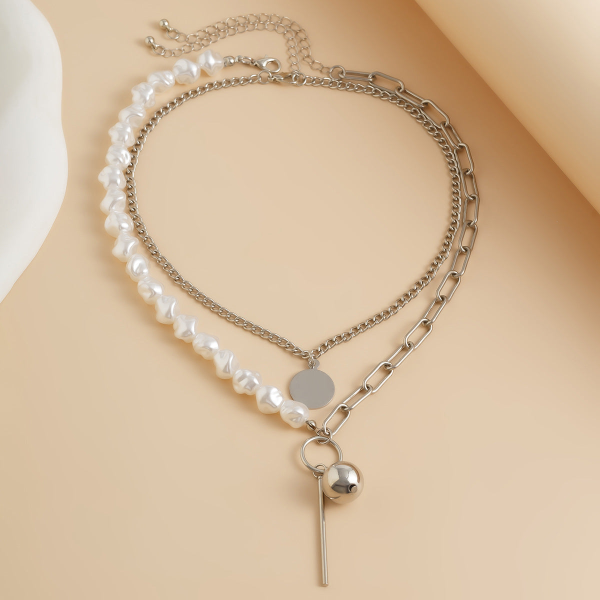 Personalized and minimalist starfish alloy pendant necklace, Baroque style multi-layer pearl collar