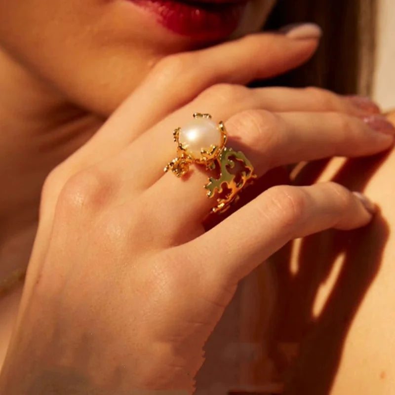 The new Jinser collection of Sea Moon bright coral tree Baroque pearl retro classic ring