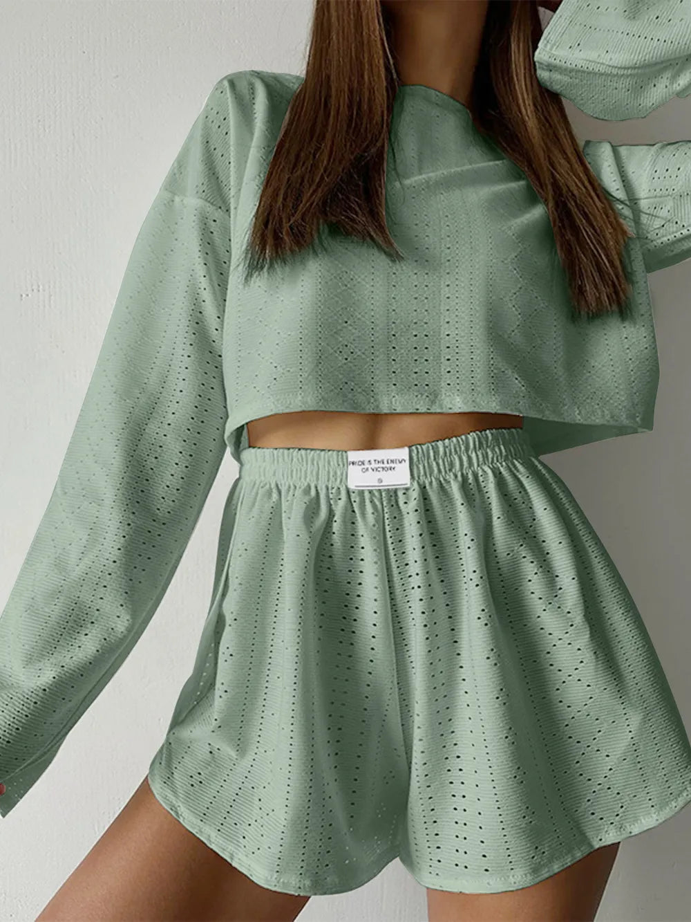Spring and summer new fashionable loose fitting pullover top and shorts set