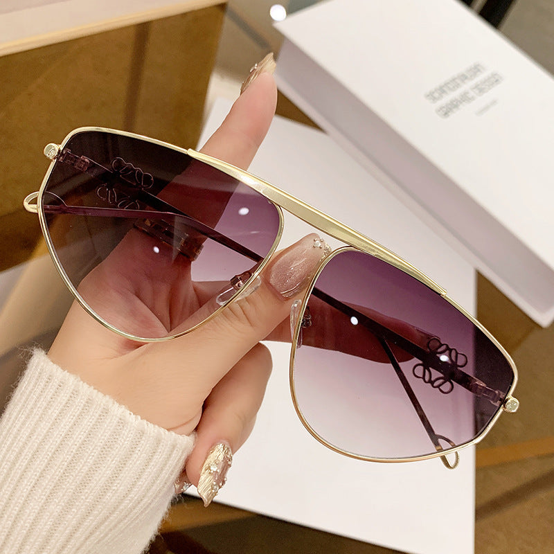 POETREE Single beam irregular sunglasses, metal toad hollow sunglasses, European and American UV resistant sunglasses, concave design for women