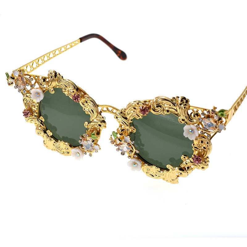 ISABELLA Baroque Retro Hollow Carving Butterfly Sunglasses for Beach Outing, Dazzling Sunglasses