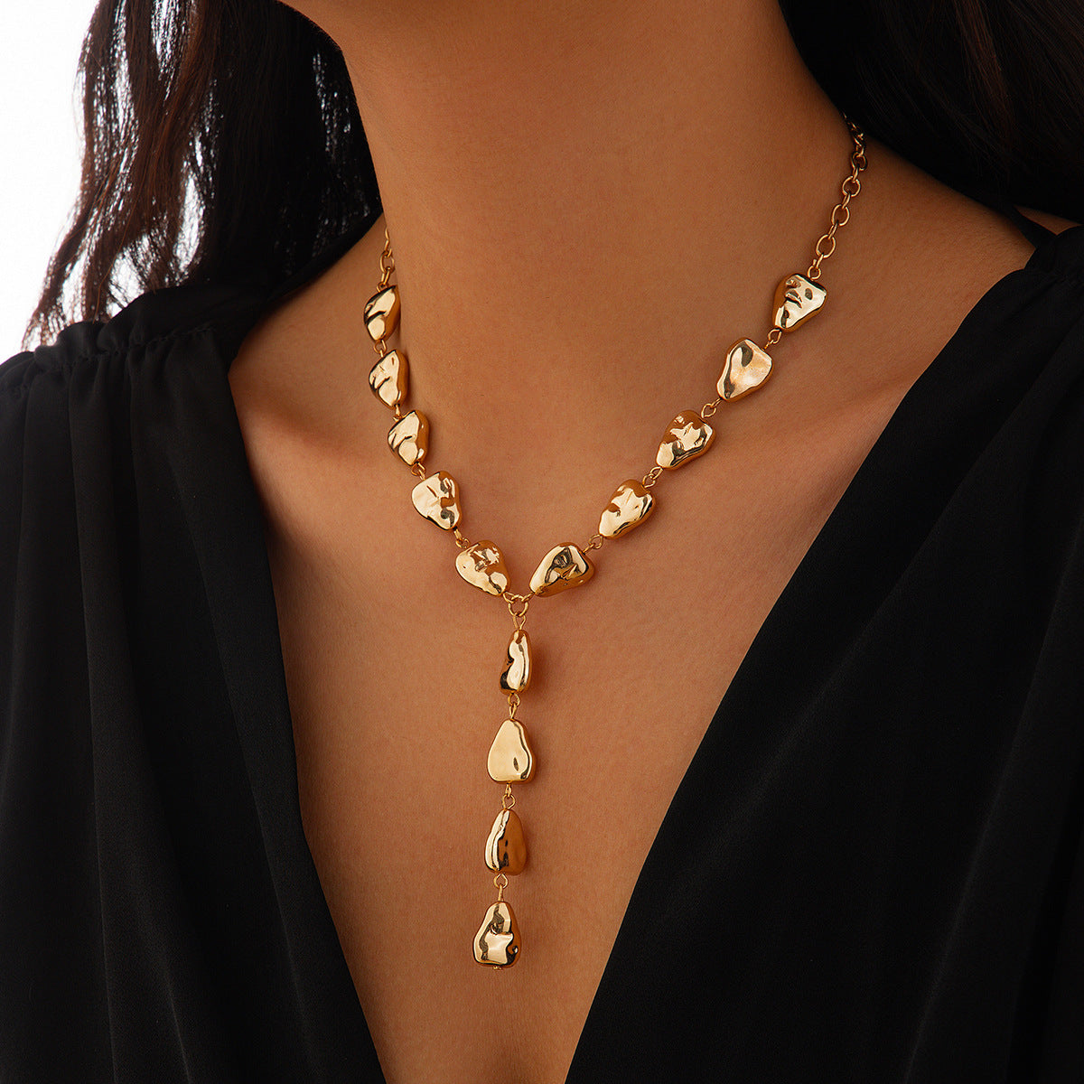 Irregular Baroque Y-shaped collarbone chain, cool style, flat water droplet pendant necklace for women