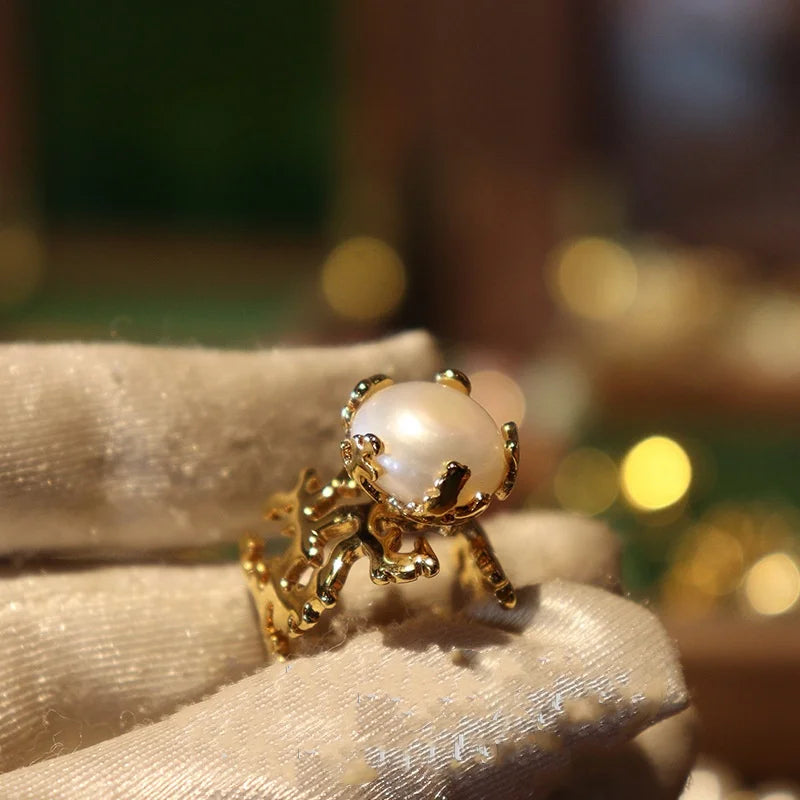 The new Jinser collection of Sea Moon bright coral tree Baroque pearl retro classic ring