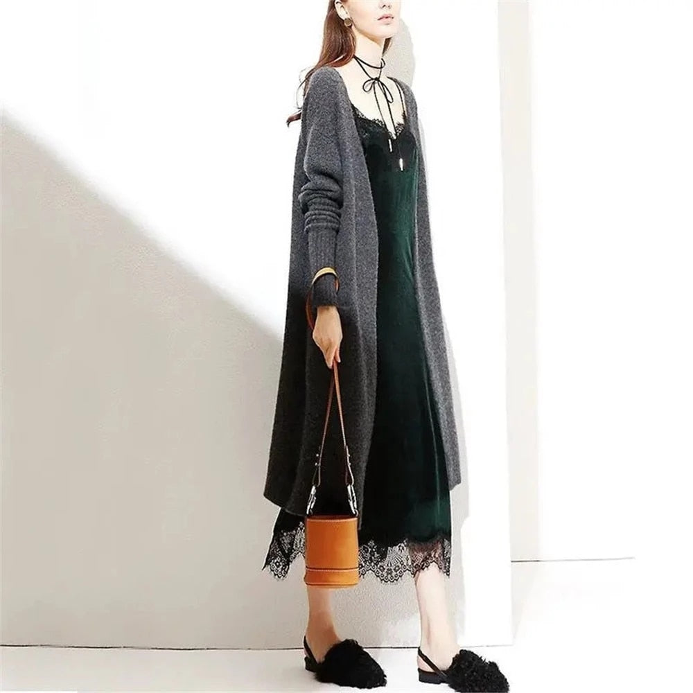 Goth Vintage Black Long Skirt Aesthetic Elegant Lace Patchwork Velvet Skirt Gothic Sexy Side Split Hight Wait Slit Party Skirt