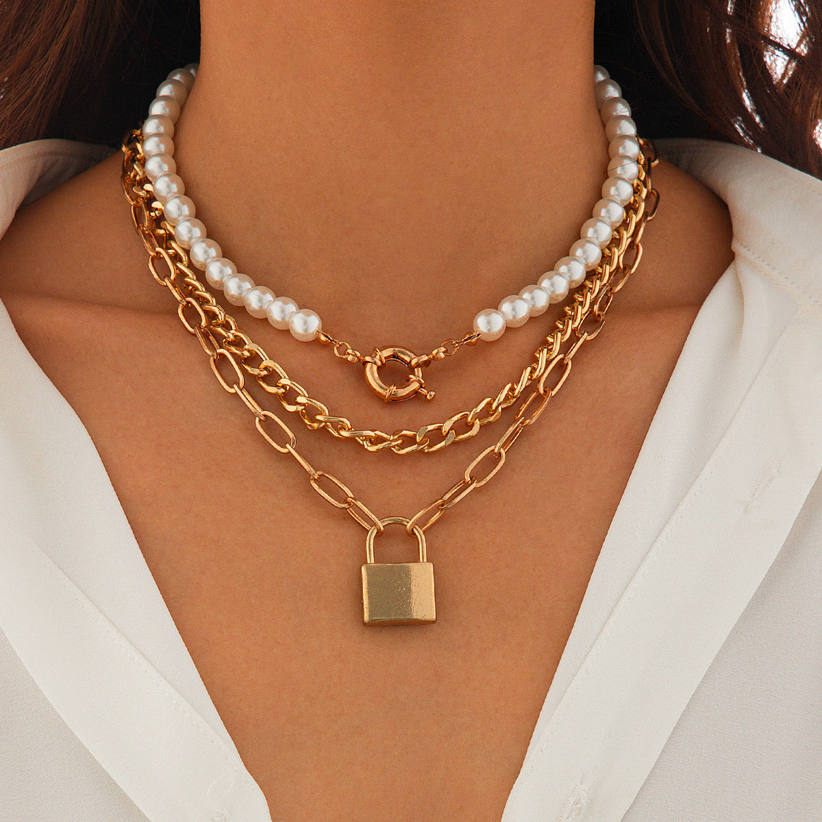 Advanced alloy OT buckle thick chain necklace Baroque pearl multi-layer collarbone chain for women