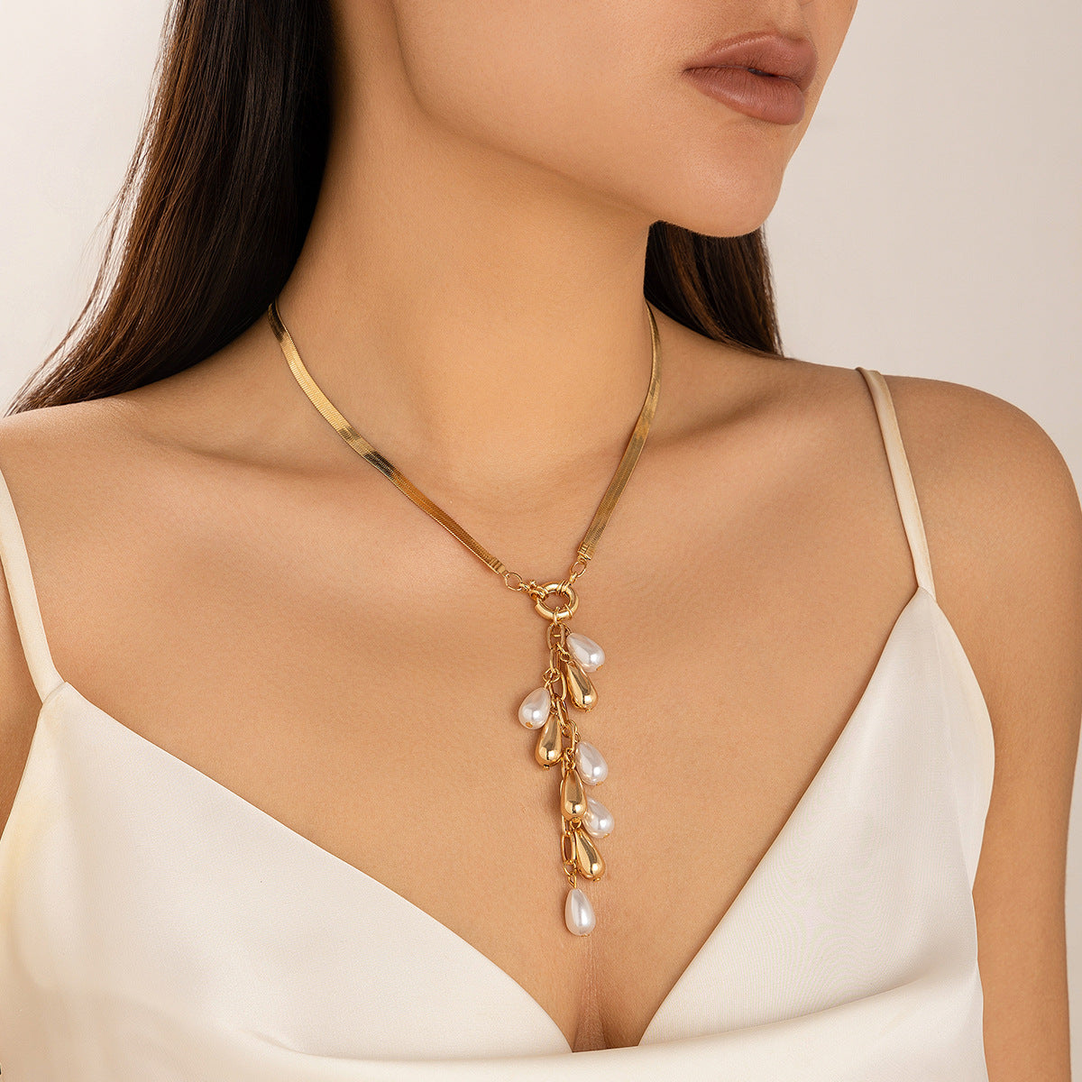 Baroque palace style imitation pearl tassel necklace retro geometric flat snake bone necklace
