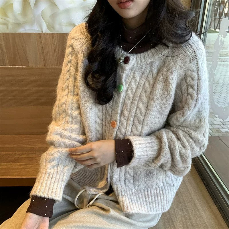 Round neck single breasted sweater for women
